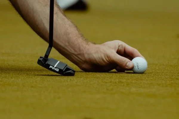 golf putting